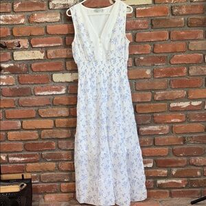 Elegant Floral Maxi Dress - White and Blue